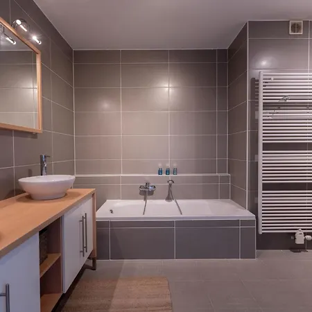 Jachthaven I With Parking By Interhome Apartamento Blankenberge